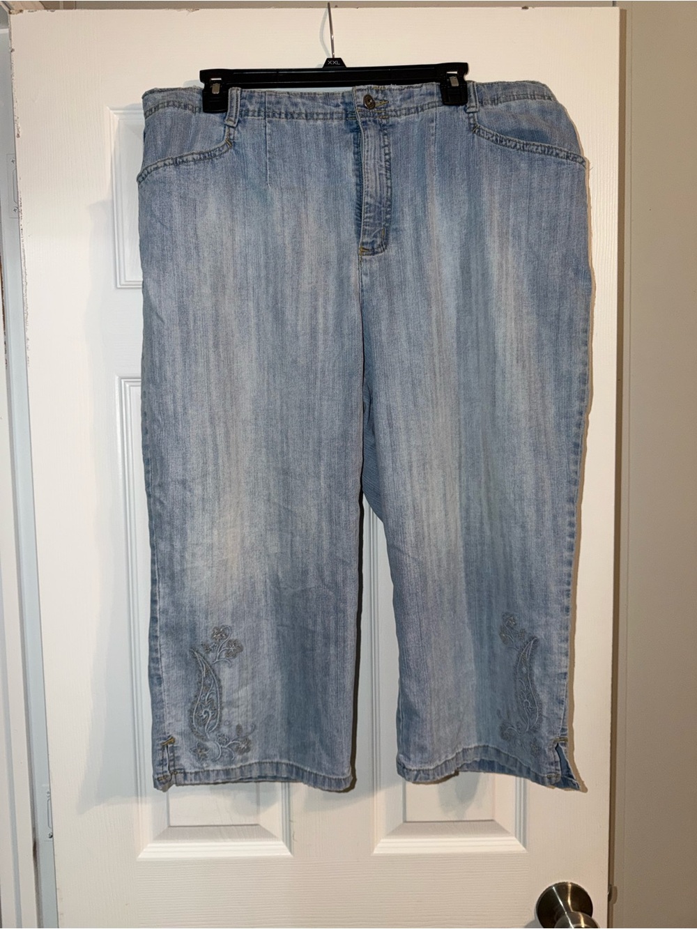 VTG Embroidered Paisley Light Wash Denim Capri Jeans 18W Y2K